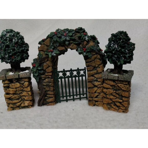 Department 56 Heritage Village Collection Garden Gate‎ & Topiary Set - Picture 3 of 11